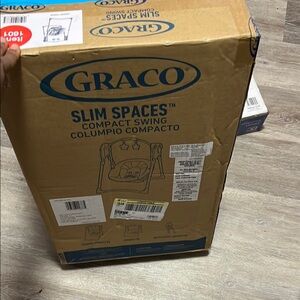 Graco Slim Spaces Compact Swing